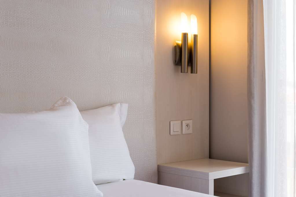 Hotel The Originals Perpignan Sud Le Grillon D'Or Le Boulou Bilik gambar
